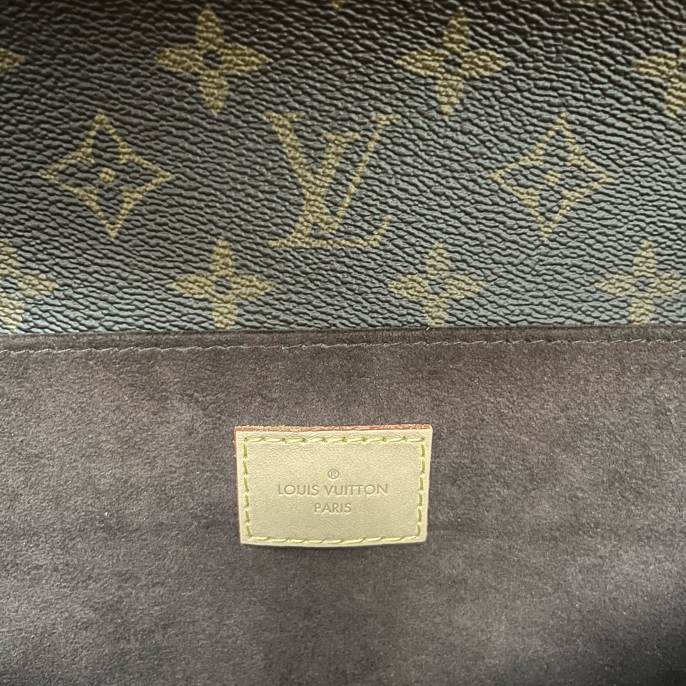 Louis Vuitton Monogram Pochette Métis - Picture 10 of 15